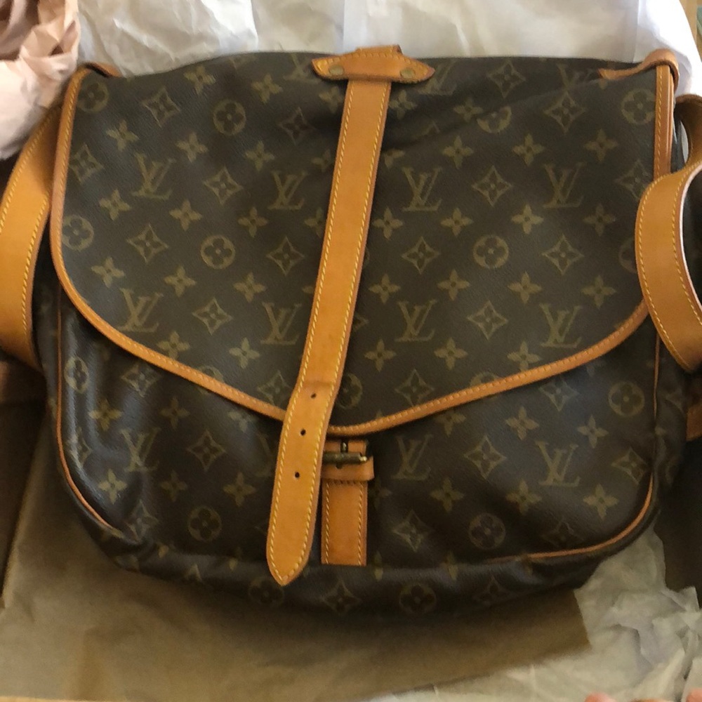 Louis Vuitton saumur 35